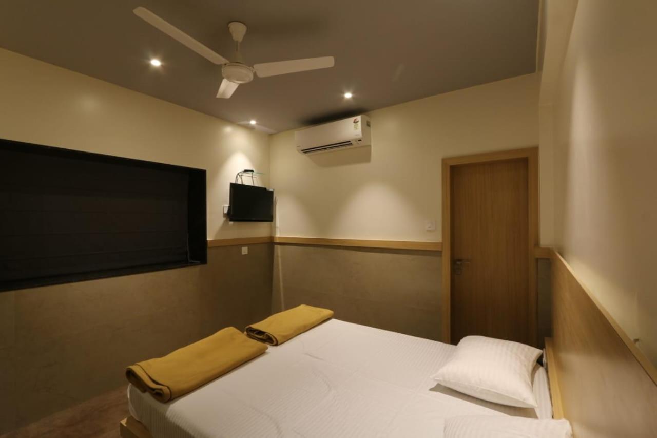 Avenue 10 Boutique Hotel Poona Buitenkant foto