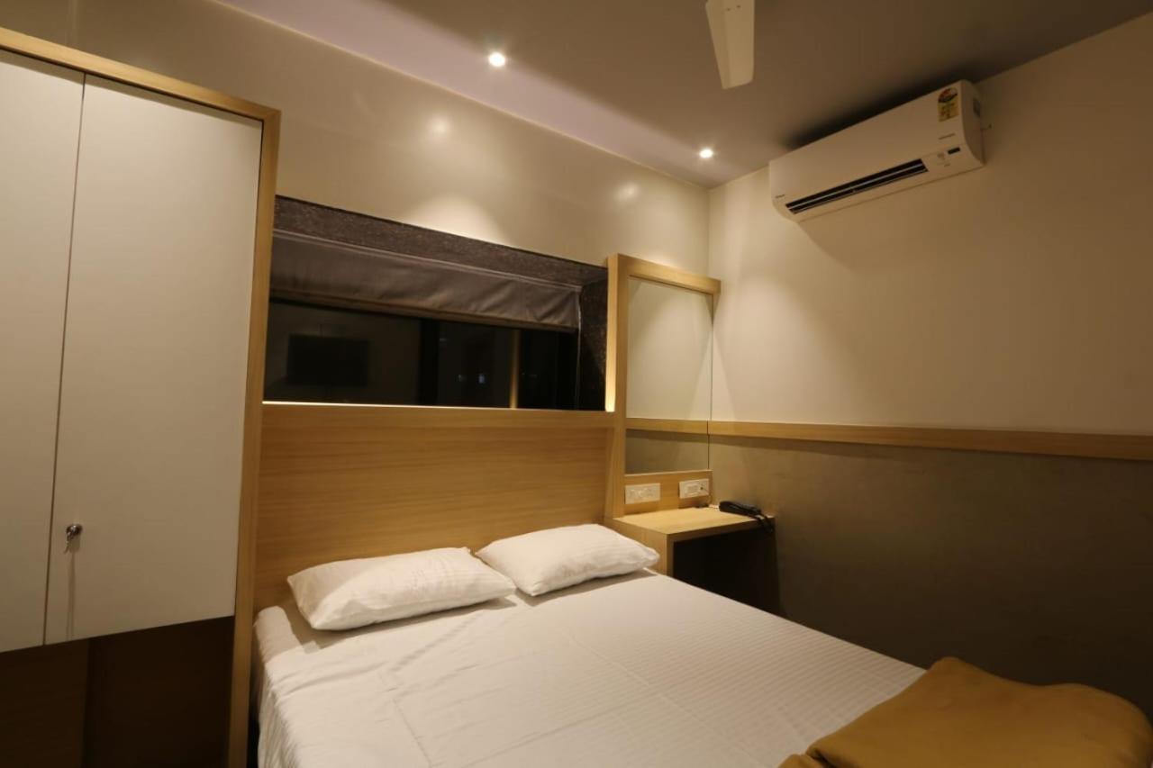 Avenue 10 Boutique Hotel Poona Buitenkant foto